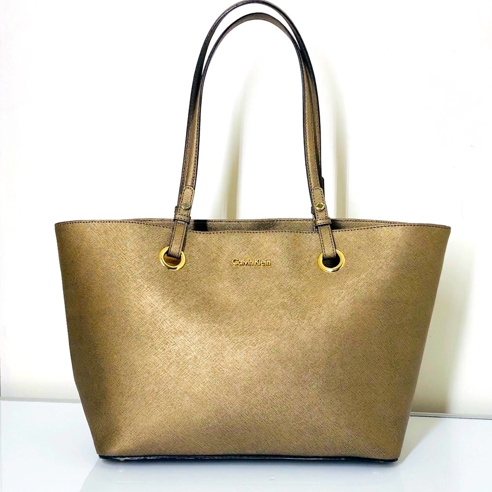 Calvin Klein Large shoulder bag purse.